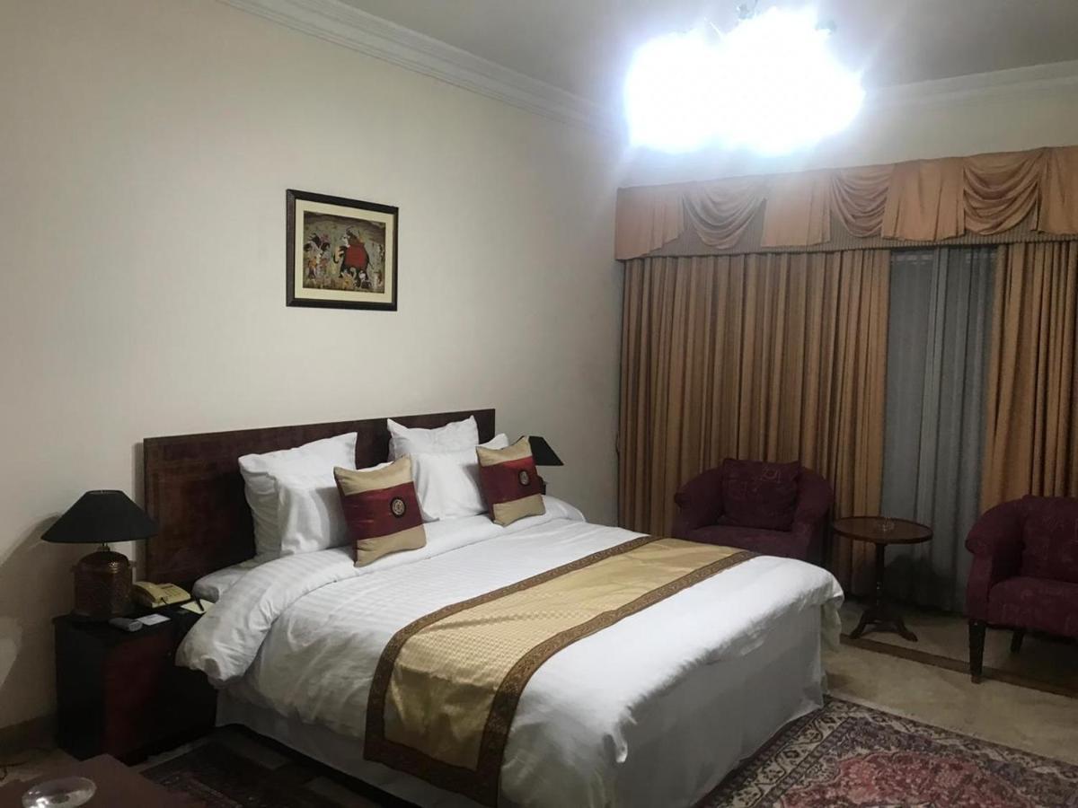 Etihad Club By Faletti'S Hotel Rahim Yar Khan Exterior photo
