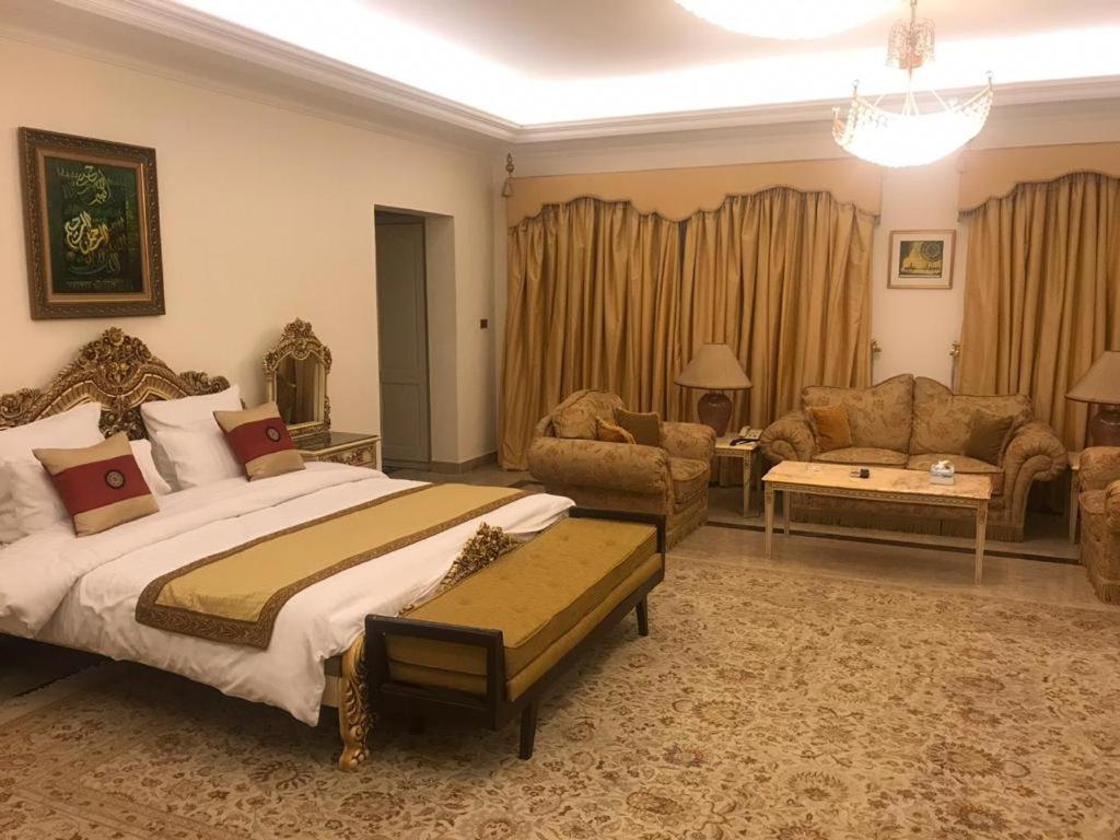 Etihad Club By Faletti'S Hotel Rahim Yar Khan Exterior photo
