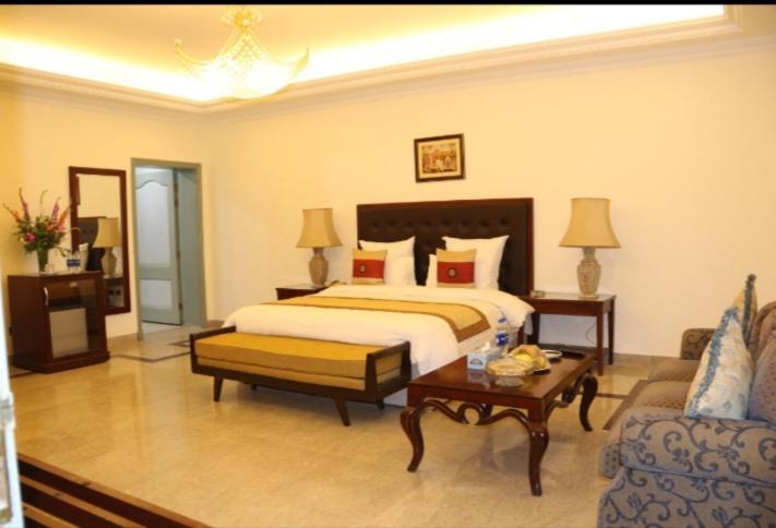 Etihad Club By Faletti'S Hotel Rahim Yar Khan Exterior photo