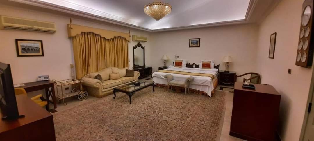 Etihad Club By Faletti'S Hotel Rahim Yar Khan Exterior photo