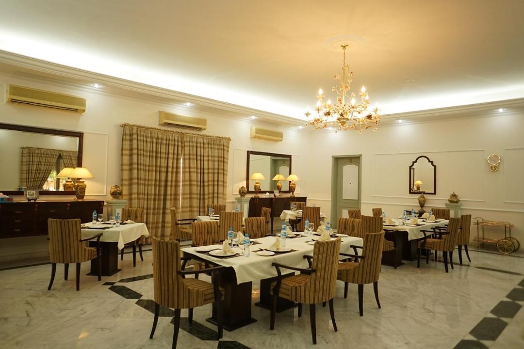 Etihad Club By Faletti'S Hotel Rahim Yar Khan Exterior photo